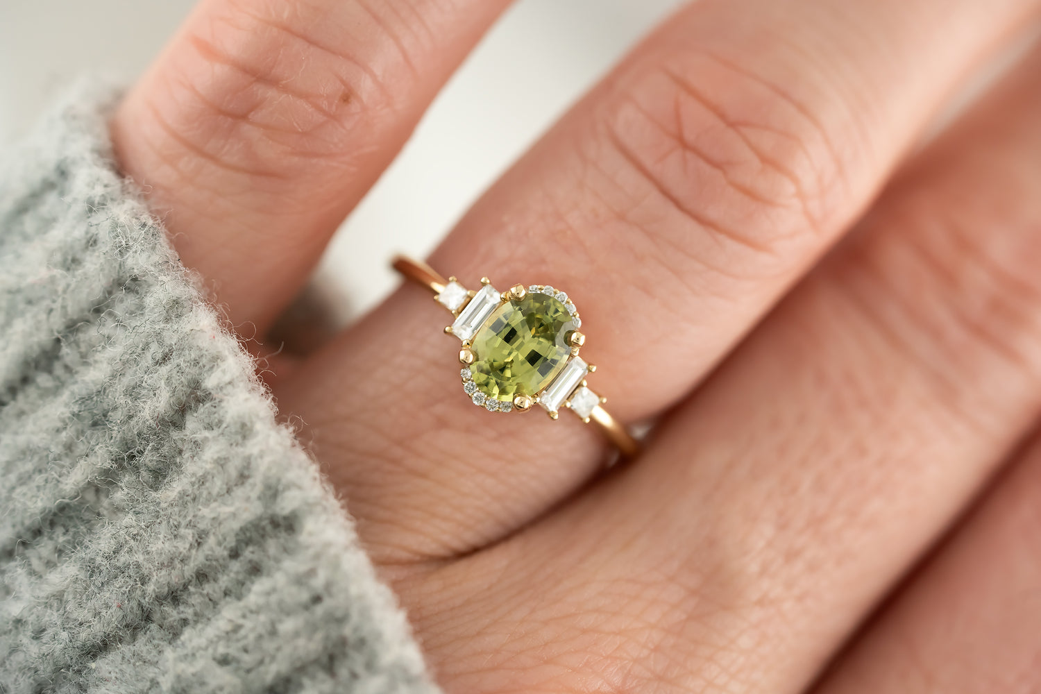 The Sura Ring | 1.11 CT Oval Green Sapphire