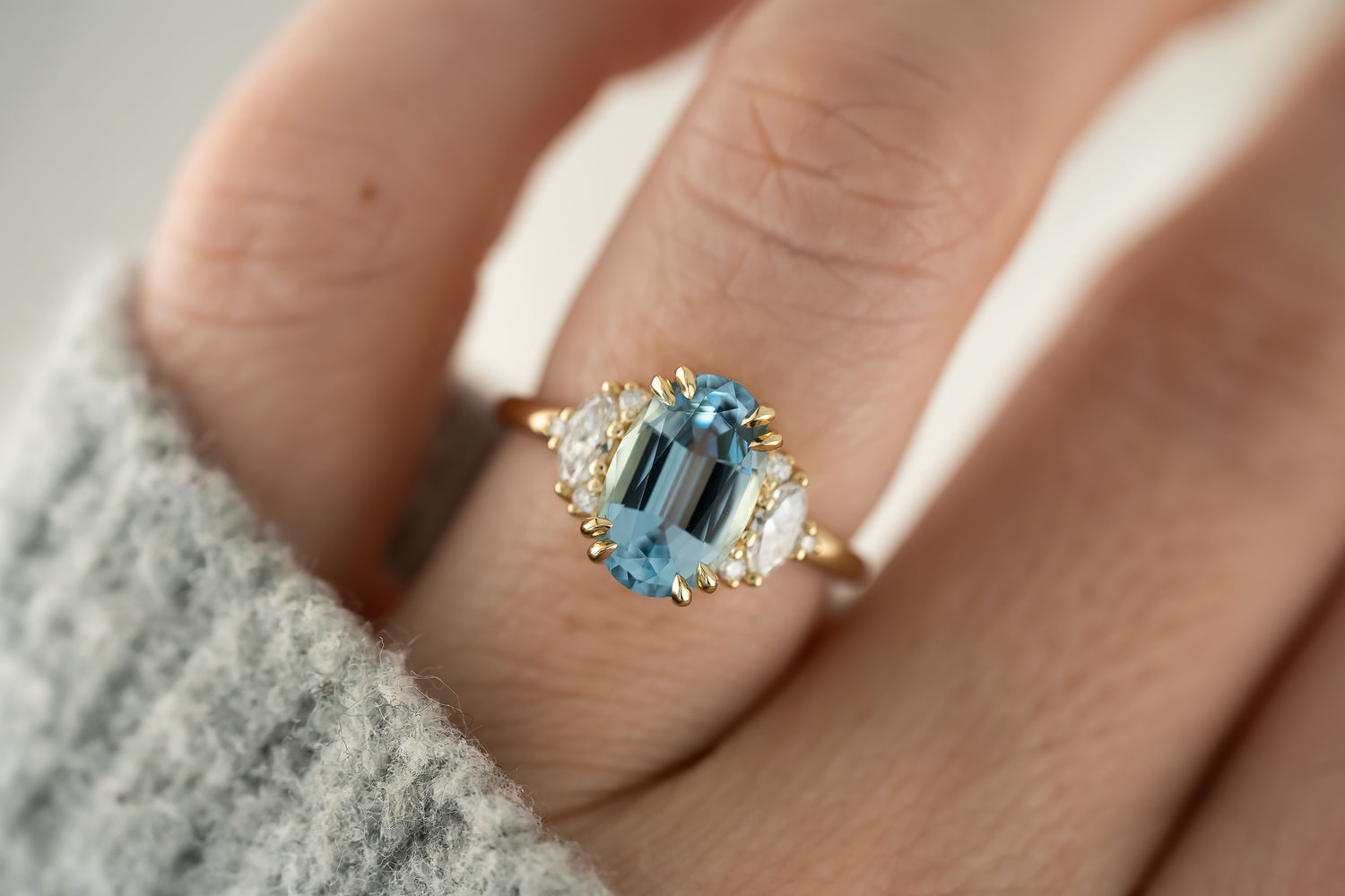 The Maren Ring | 2.14 CT Oval Aquamarine