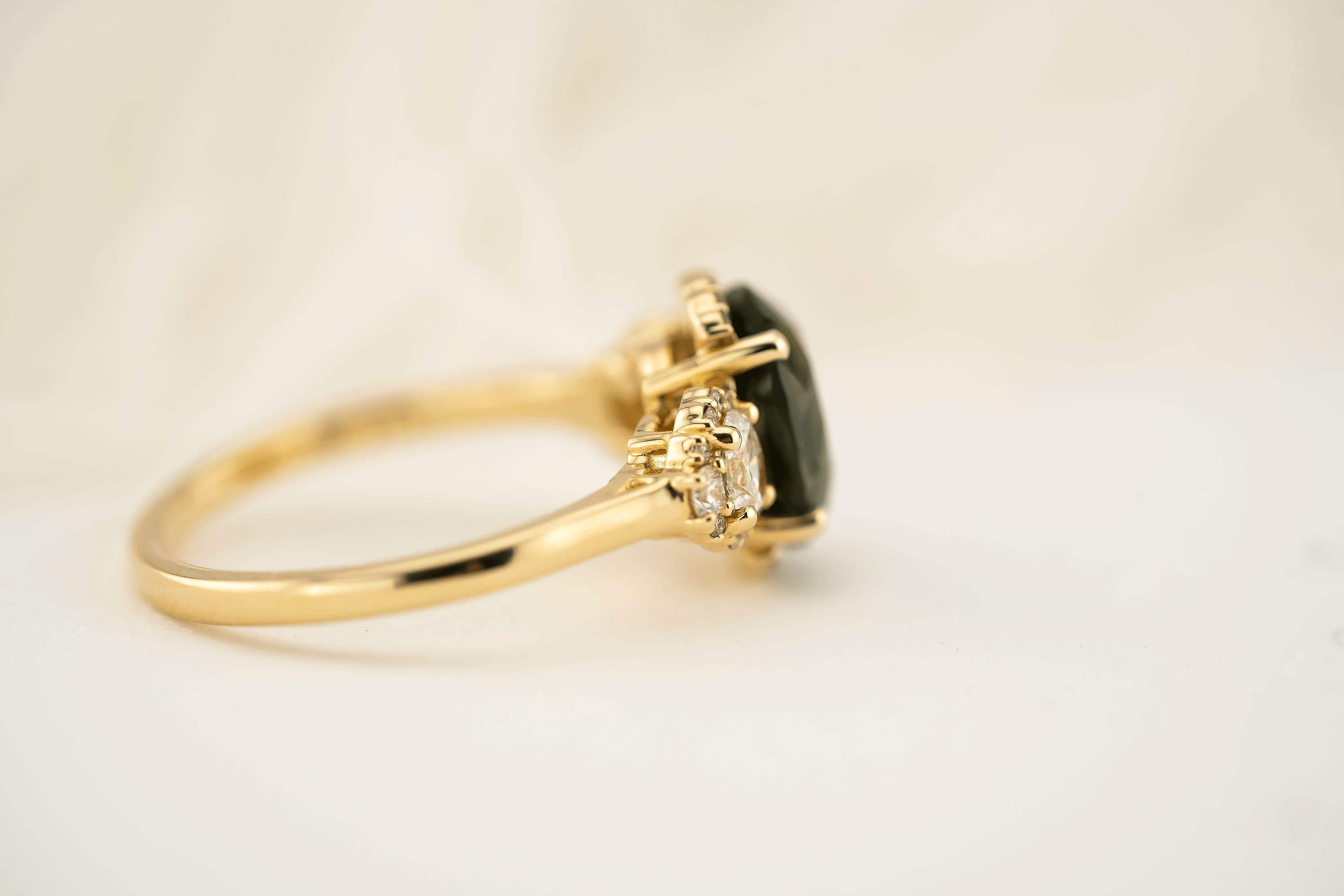 The Cypress Ring | 3.09 CT Oval Forest Green Australian Sapphire - Lavender Creek Gems 