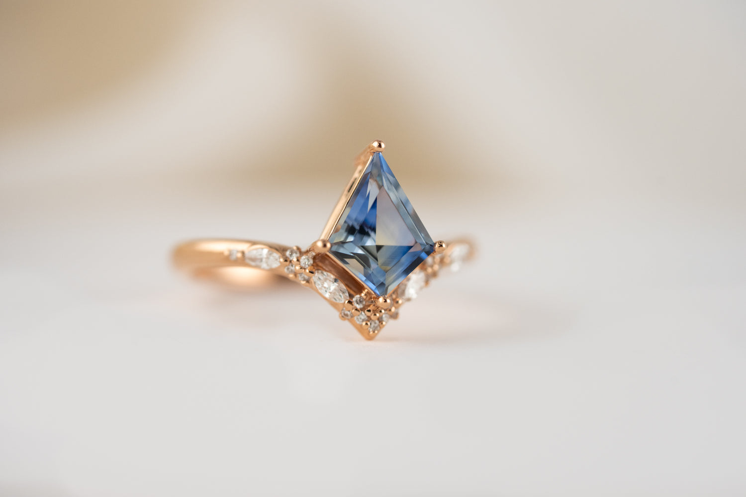 The Half Oracle Ring | 1.31 CT Kite Bicolor Blue Sapphire
