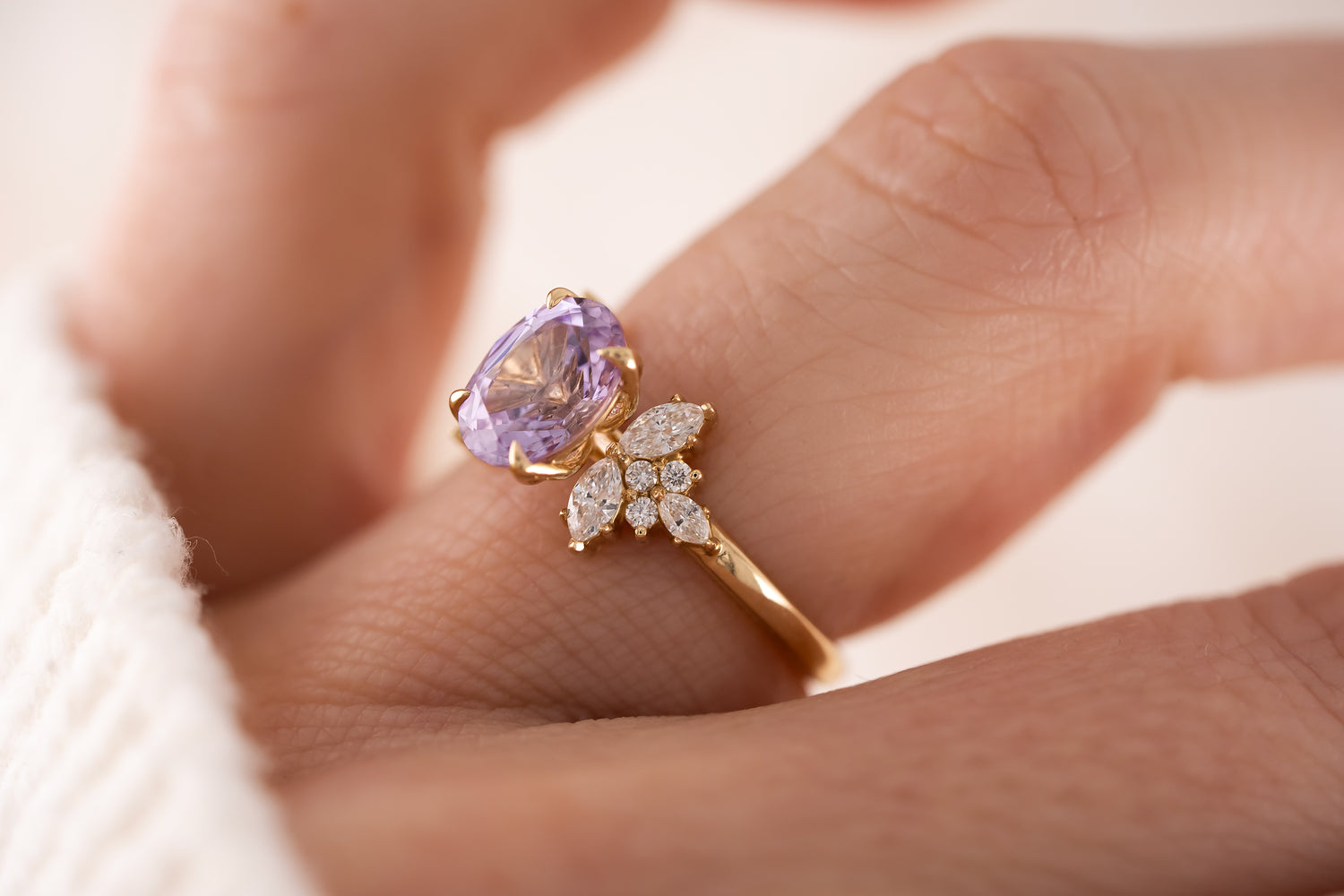 The Veraine Ring | 2.03 CT Oval Light Purple Sapphire - Lavender Creek Gems 