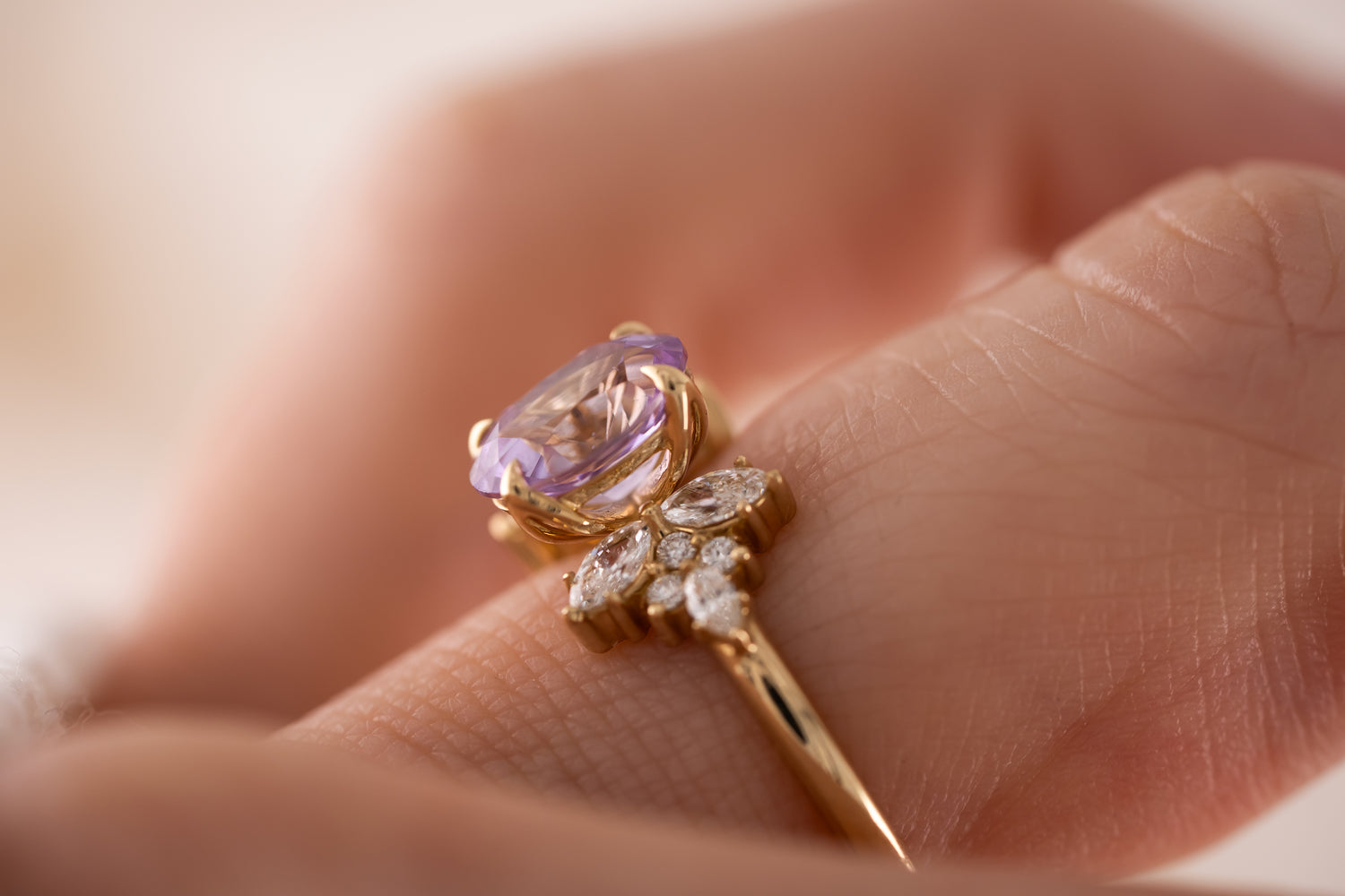 The Veraine Ring | 2.03 CT Oval Light Purple Sapphire - Lavender Creek Gems 