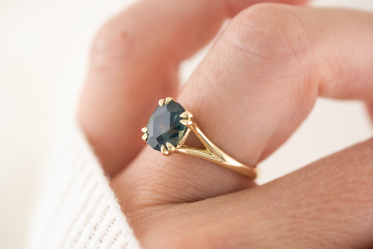 The Weaver Ring | 2.7 CT Oval Blue Montana Sapphire - Lavender Creek Gems 