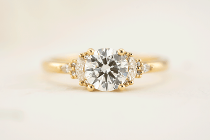 The Low Maeve Ring | Round Diamond | Ready to Ship