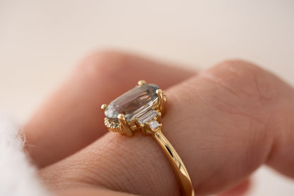 The Sura Ring | 3.38 CT Oval Green Sapphire