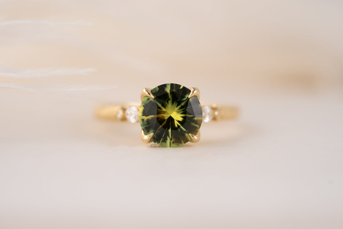 The Skyward Ring | 2.49 CT Round Green Parti Sapphire