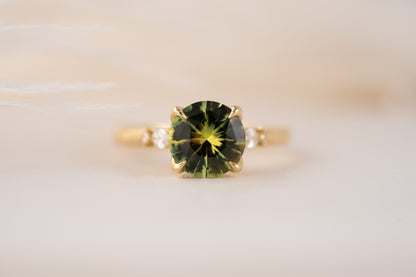 The Skyward Ring | 2.49 CT Round Green Parti Sapphire