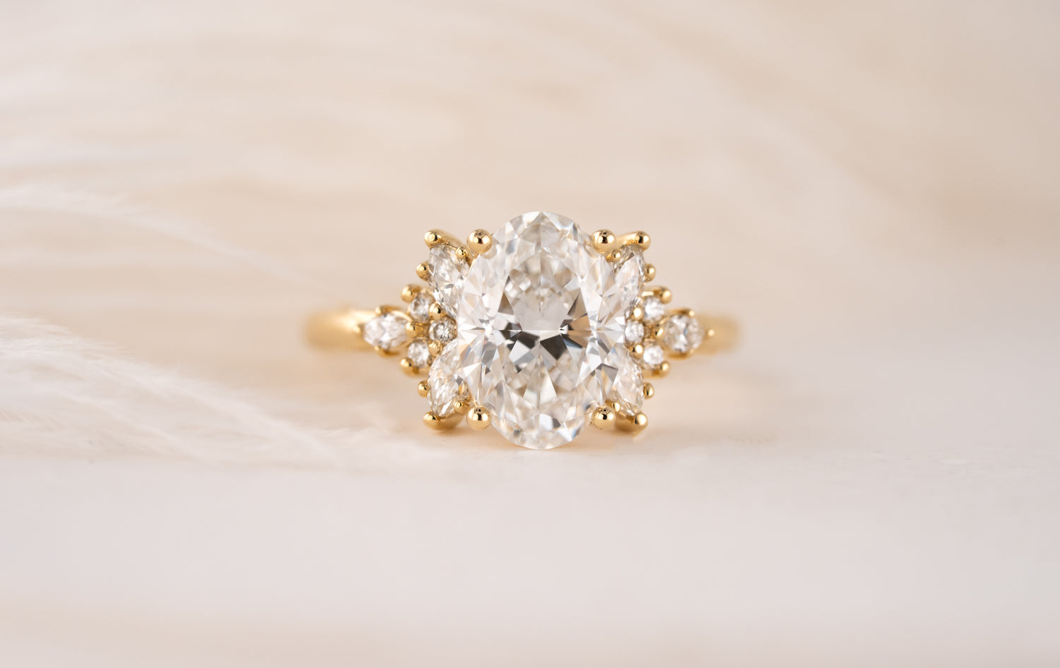 The Veraine Ring | 2.5 CT Oval Diamond