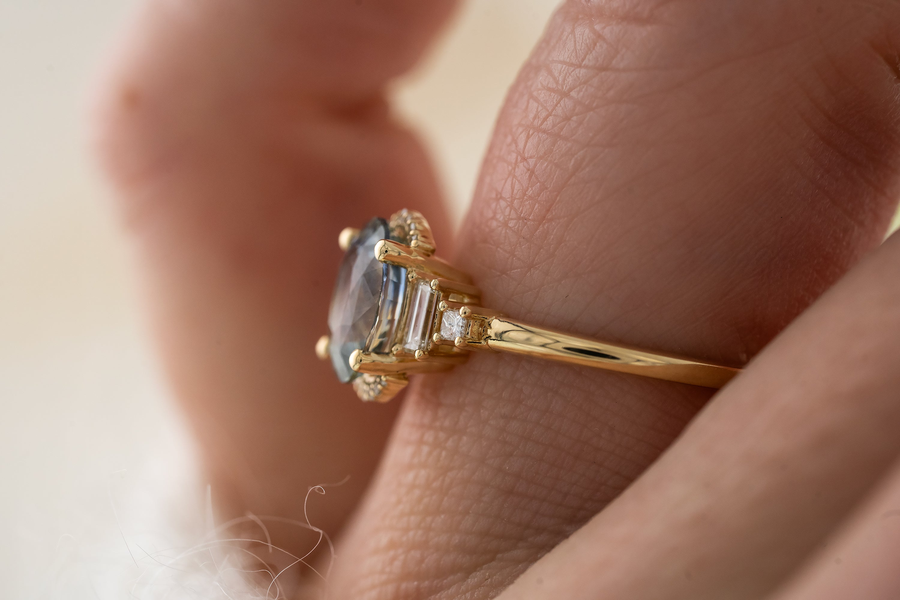 The Sura Ring | 2.36 CT Bicolor Oval Sapphire - Lavender Creek Gems 