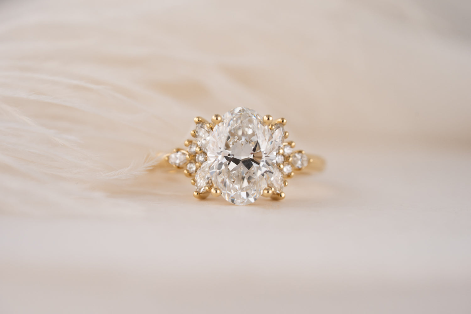 The Veraine Ring | 2.5 CT Oval Diamond