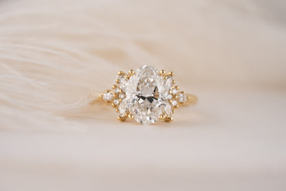 The Veraine Ring | 2.5 CT Oval Diamond