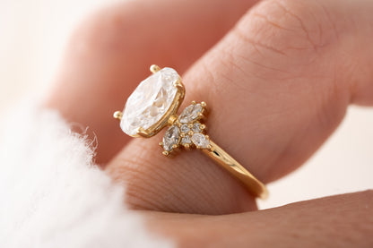 The Veraine Ring | 2.5 CT Oval Diamond