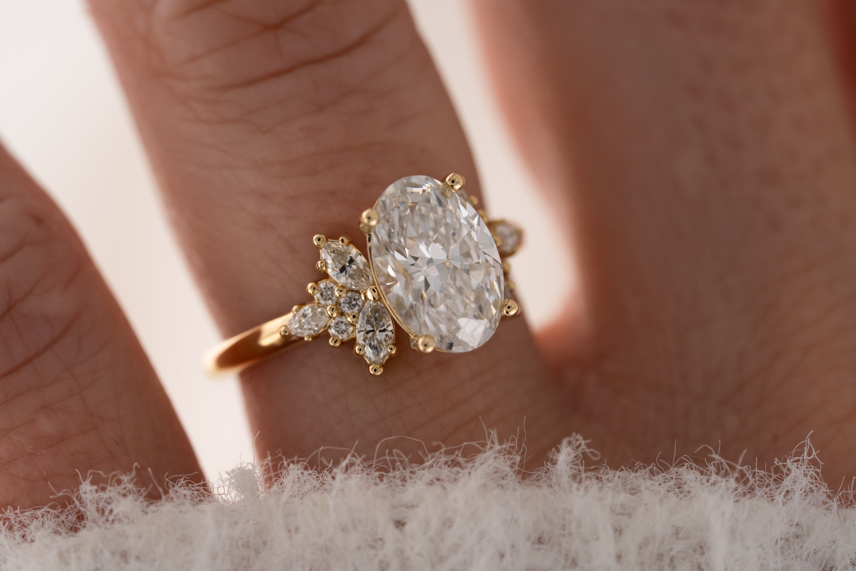 The Veraine Ring | 2.5 CT Oval Diamond
