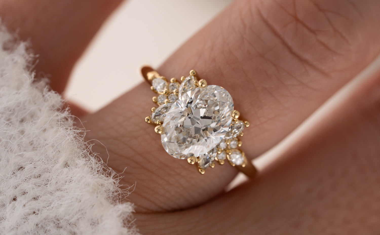 The Veraine Ring | 2.5 CT Oval Diamond