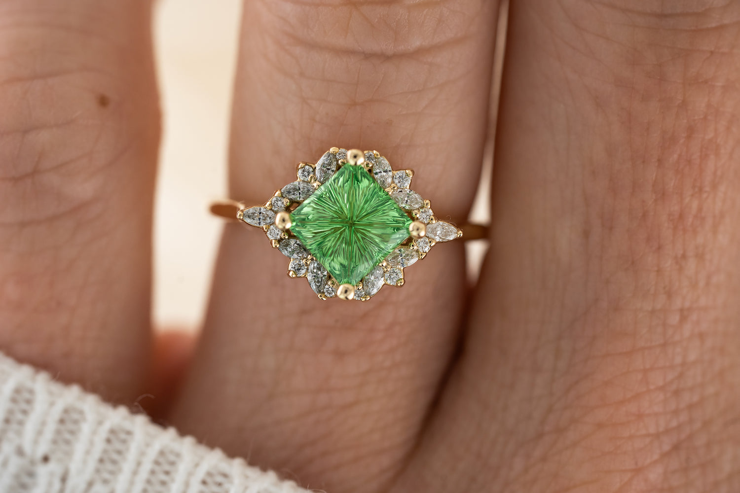 The Nova Ring | 1.8 CT Square Starbrite™ Tsavorite - Lavender Creek Gems 