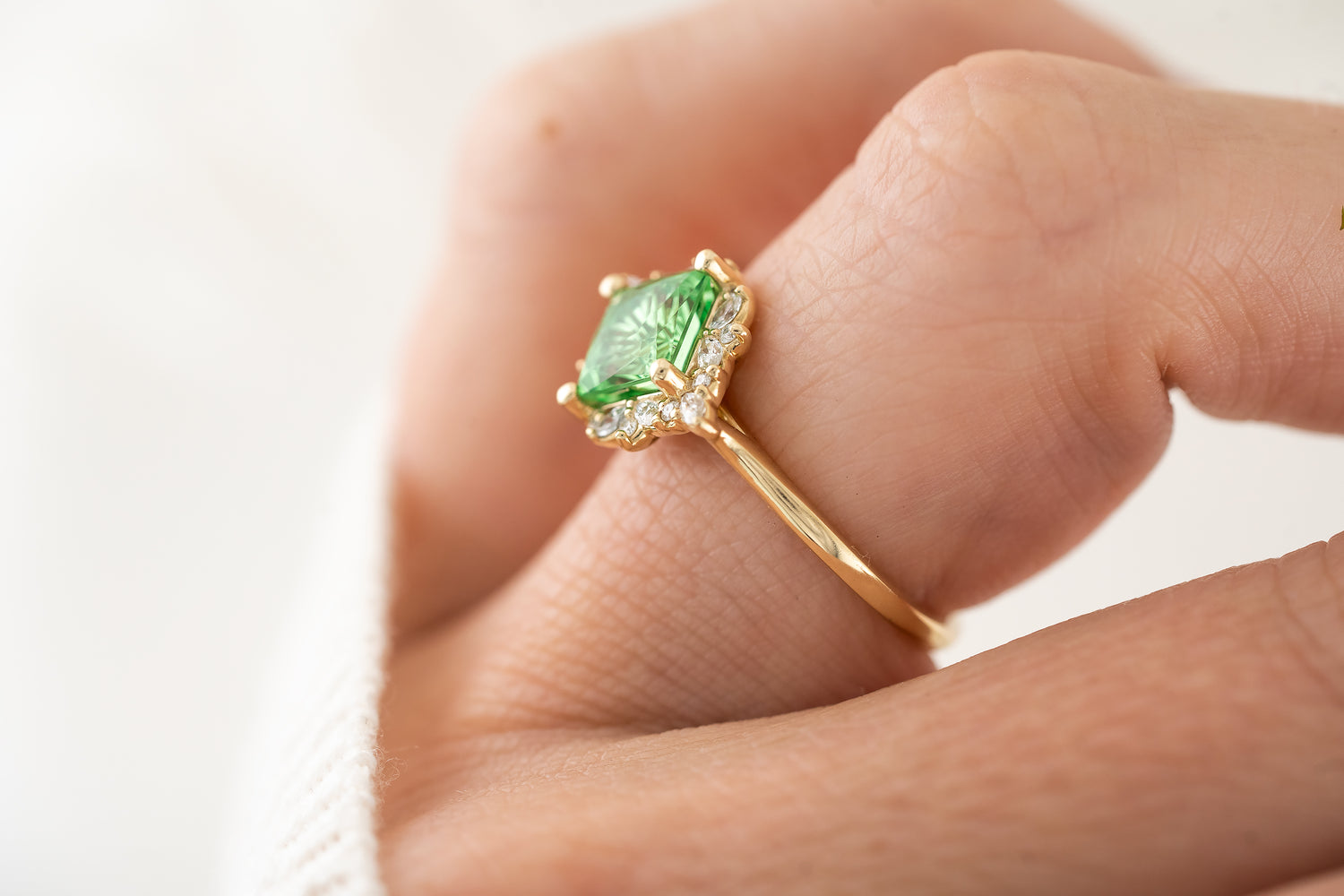 The Nova Ring | 1.8 CT Square Starbrite™ Tsavorite - Lavender Creek Gems 