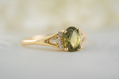 The Serendipity Ring | 1.09 CT Oval Green Sapphire