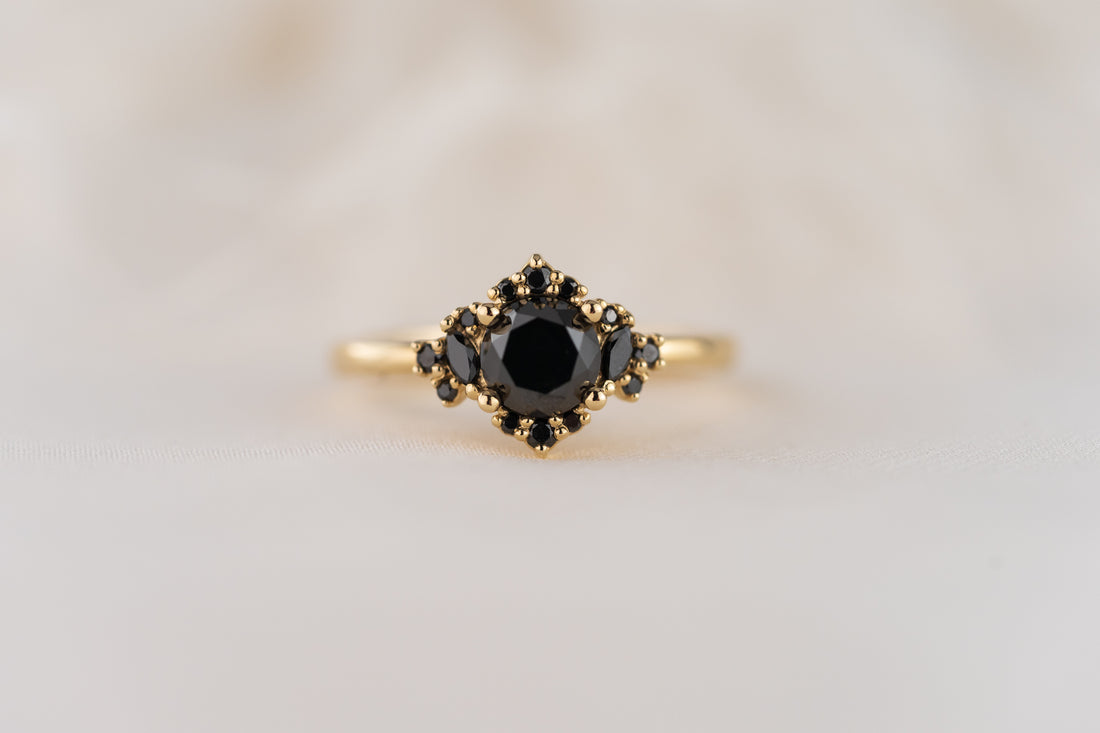 The Naevia Ring | 1 CT Round Black Diamond