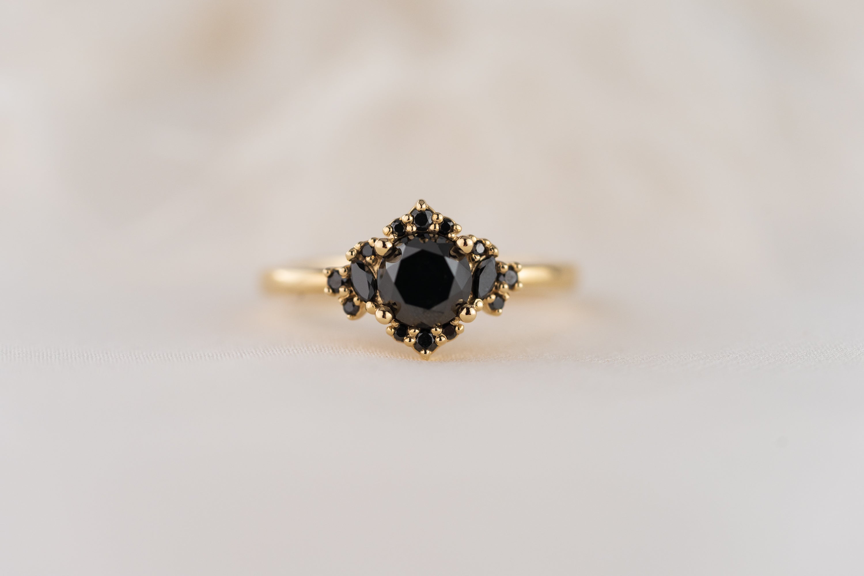 The Naevia Ring | 1 CT Round Black Diamond