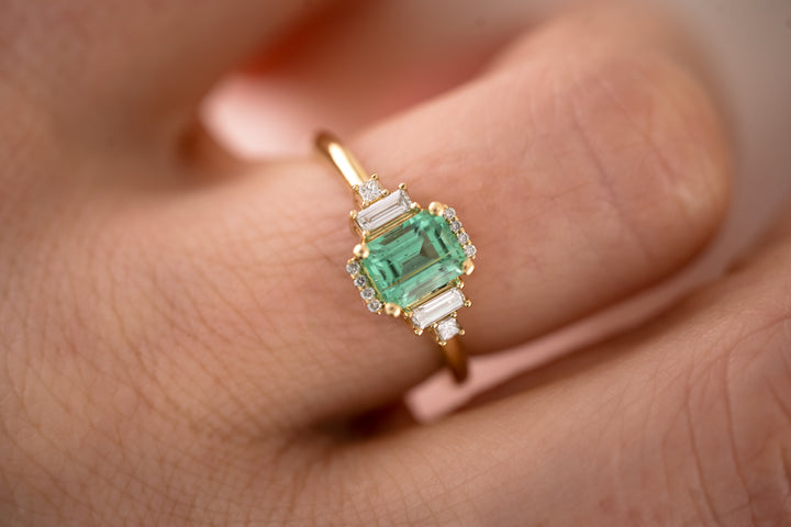 The Sura 0.87CT Emerald Ring