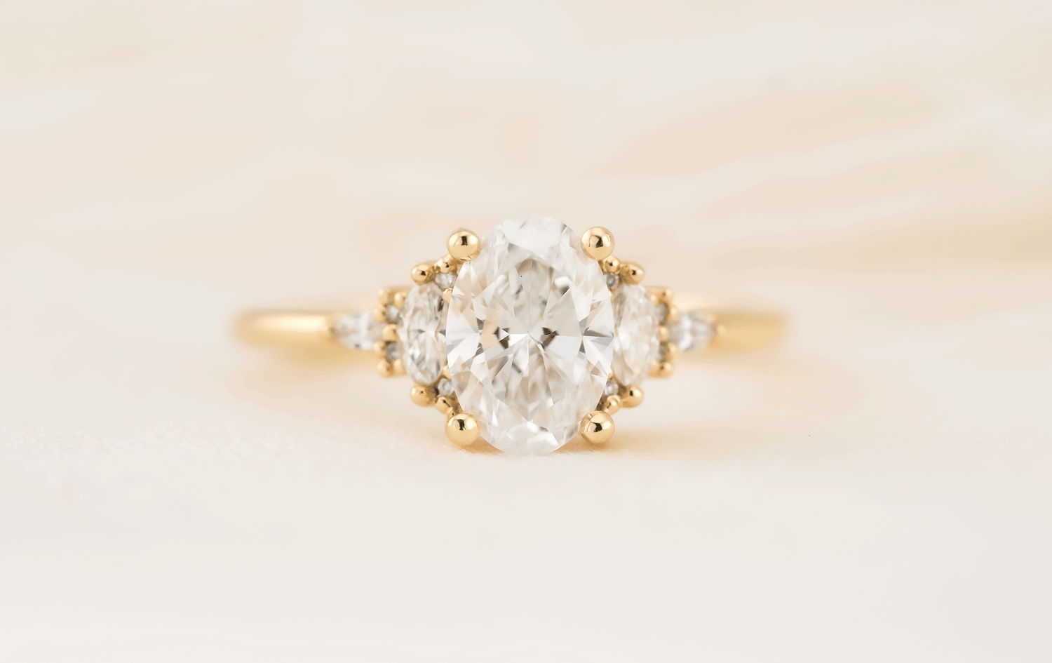 The Low Maeve Ring | Oval Diamond