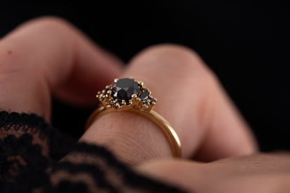 The Naevia Ring | 1 CT Round Black Diamond