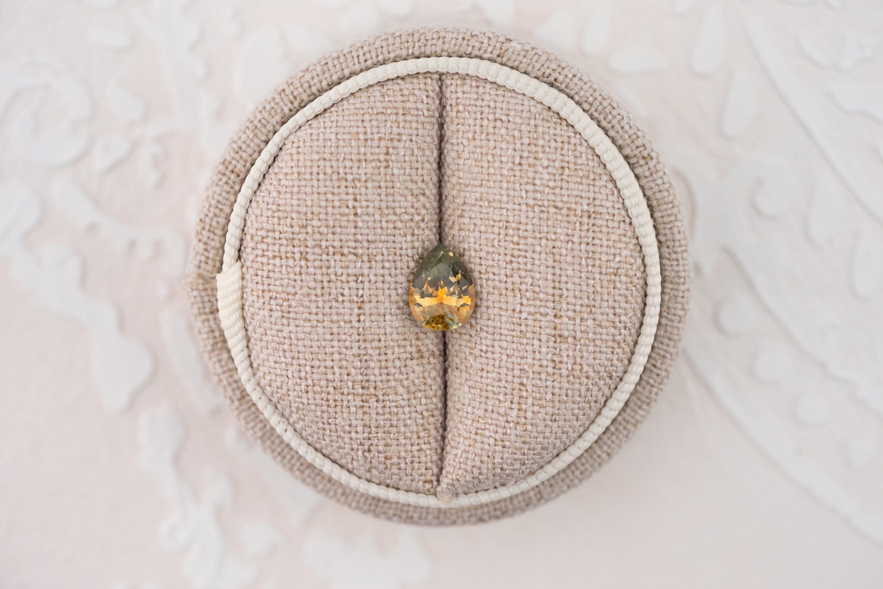 1.48 CT Pear Cut Bicolor Golden/Teal Montana Sapphire