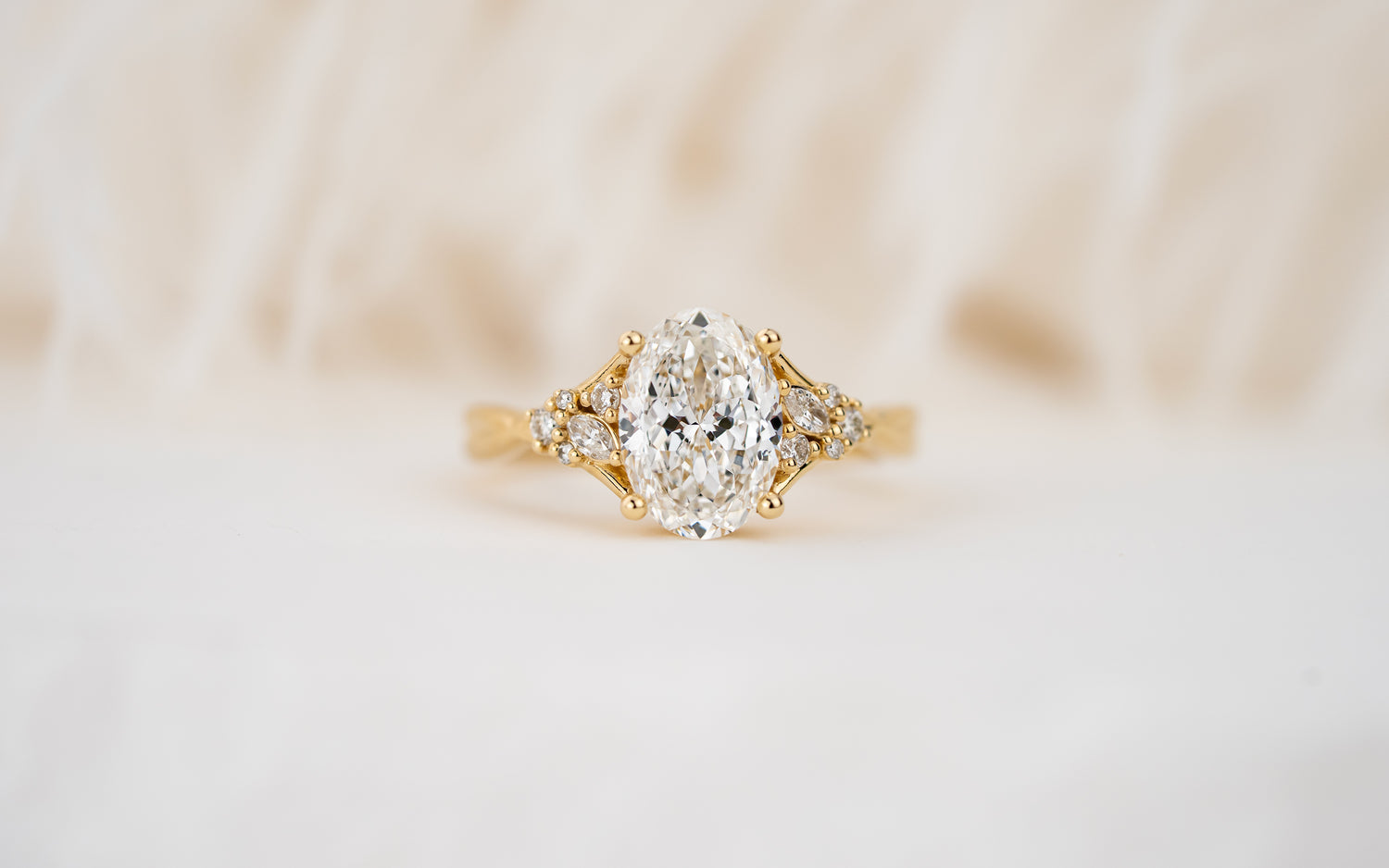 The Lyria Ring | 2.02 CT Fancy Oval Diamond