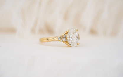 The Lyria Ring | 2.02 CT Fancy Oval Diamond