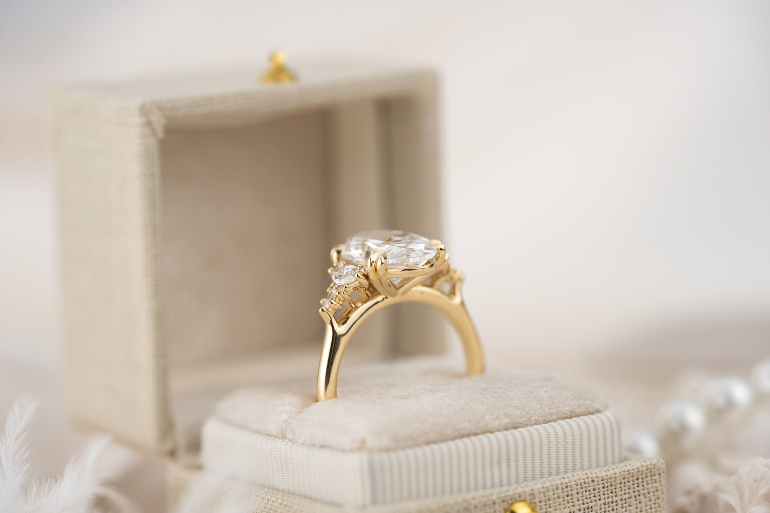 The Maeve Ring | 4.02 CT Oval Diamond