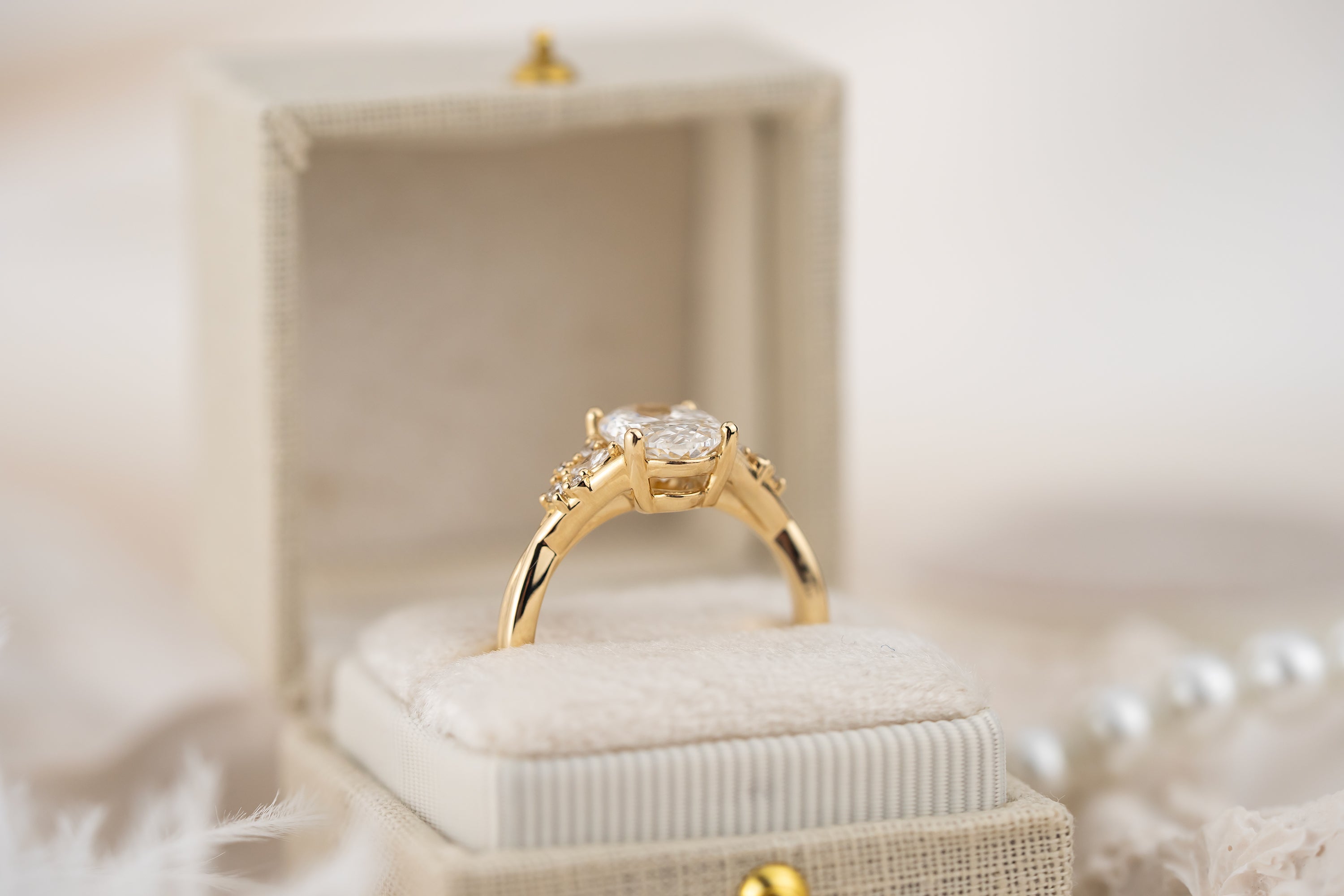 The Lyria Ring | 2.02 CT Fancy Oval Diamond
