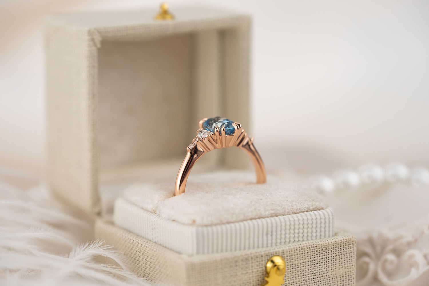 The Low Maeve Ring | 1.2 CT Oval Aquamarine