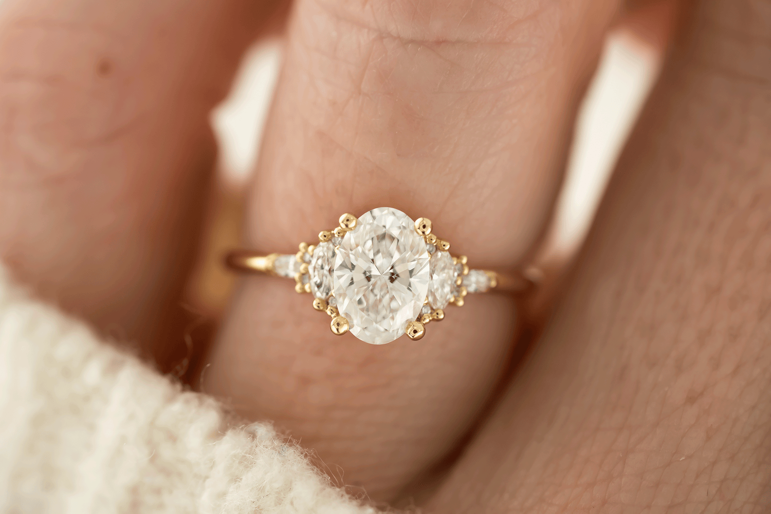 The Low Maeve Ring | Oval Diamond