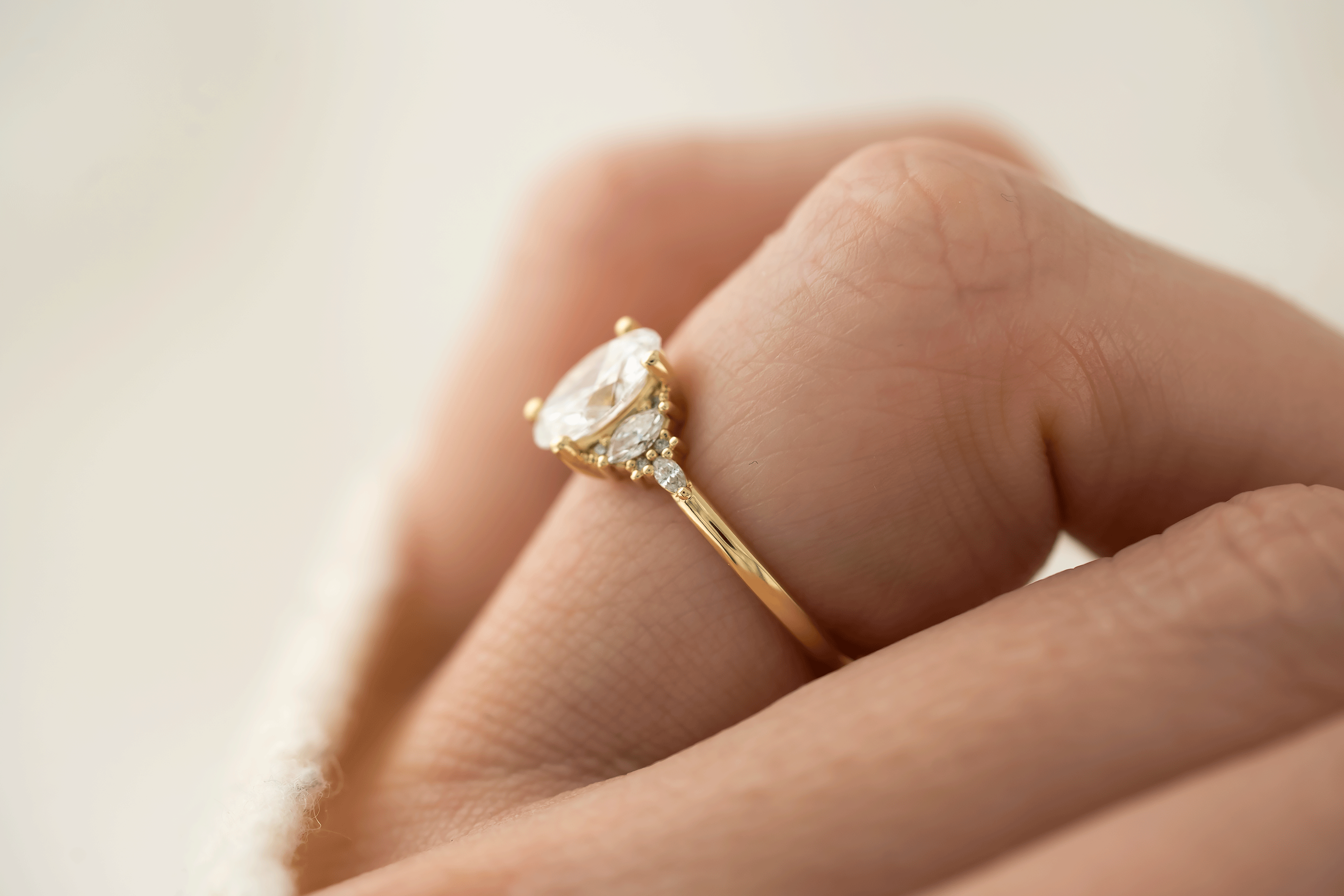 The Low Maeve Ring | 1 CT Oval Diamond - Lavender Creek Gems 