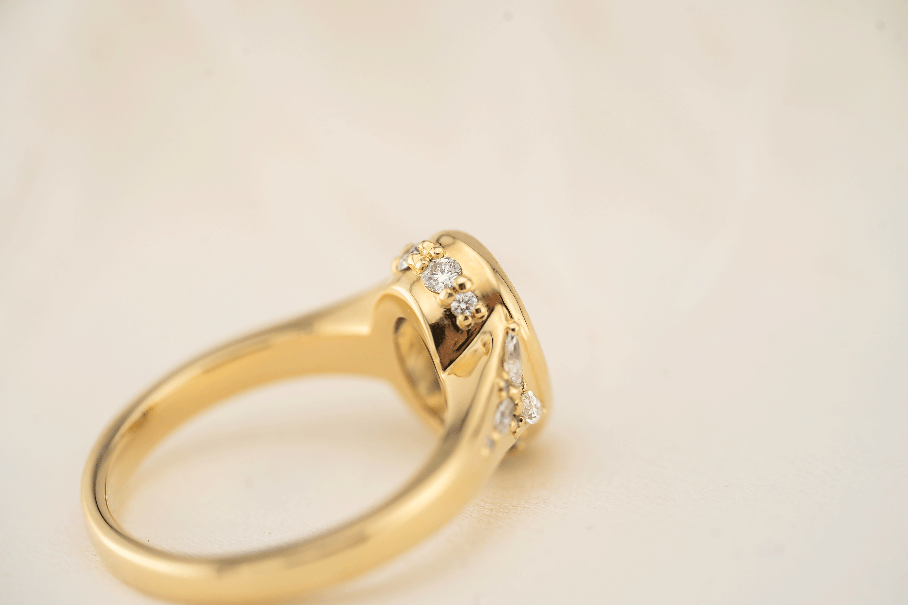 The Daylight Ring | 1.93 CT Oval Blue Diamond