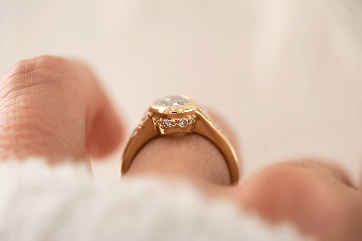 The Daylight Ring | 1.93 CT Oval Blue Diamond