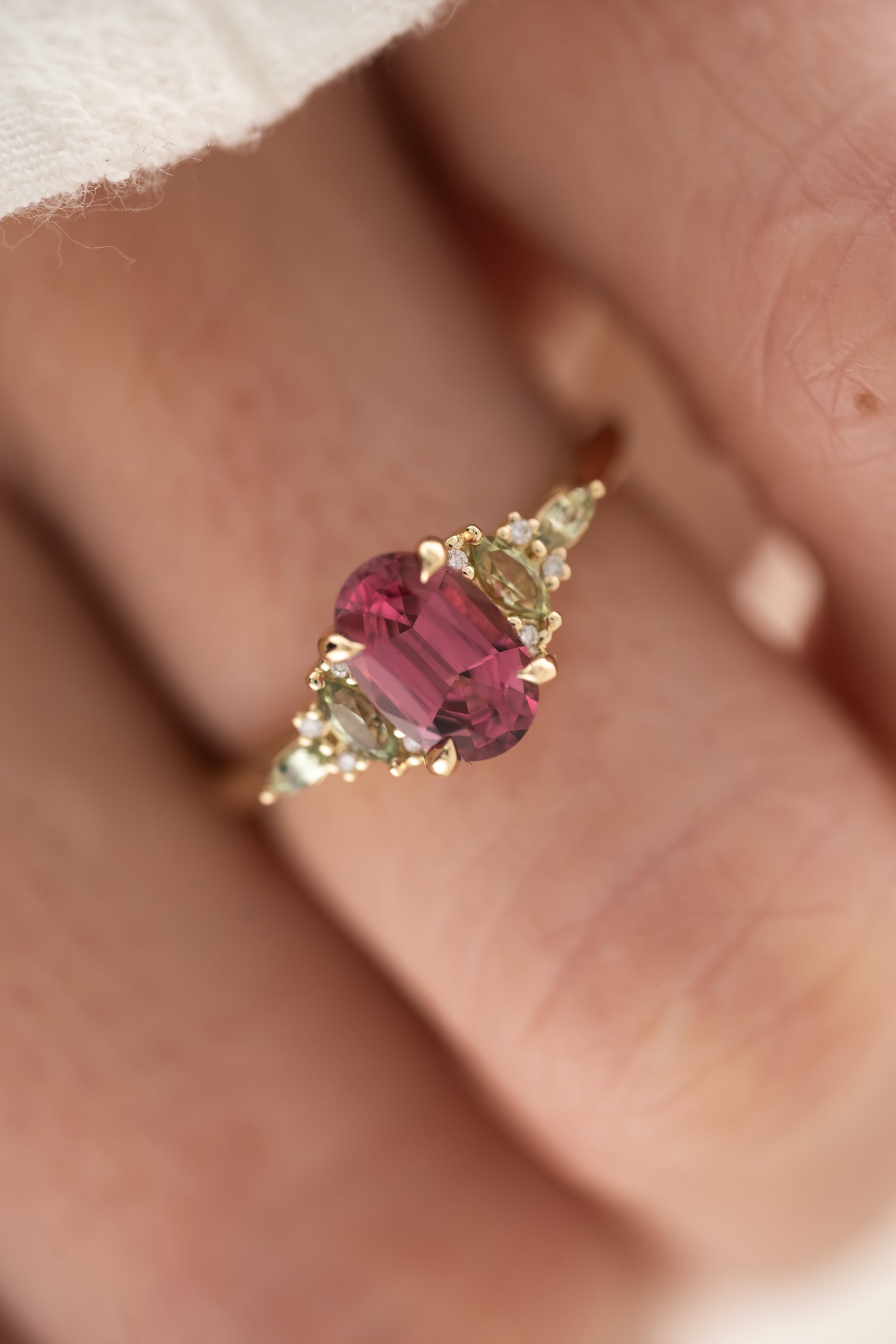 The Maeve Ring | 1.41 CT Pink Spinel + Green Sapphire - Lavender Creek Gems 