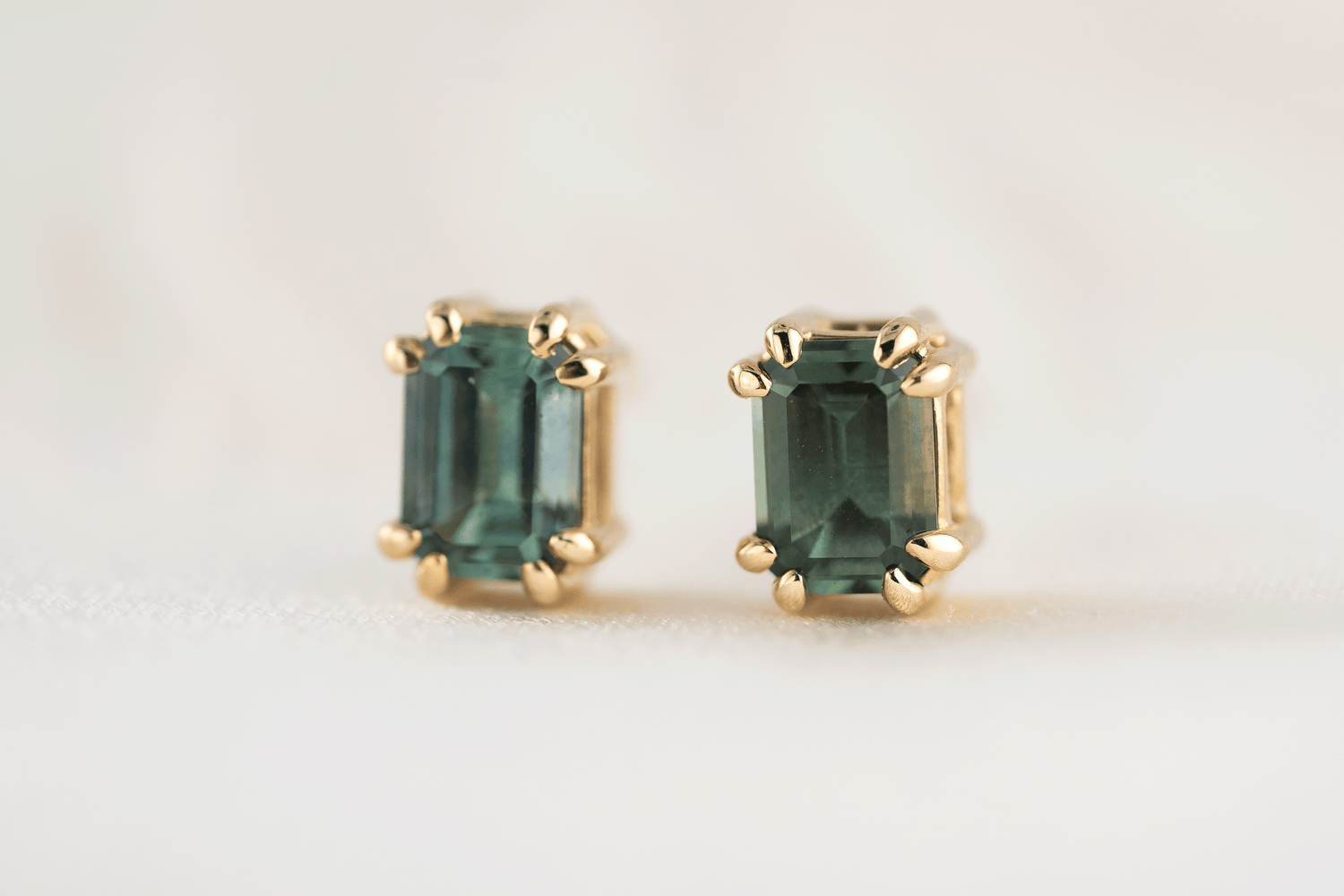 Embrace Stud Earrings | Montana Sapphire