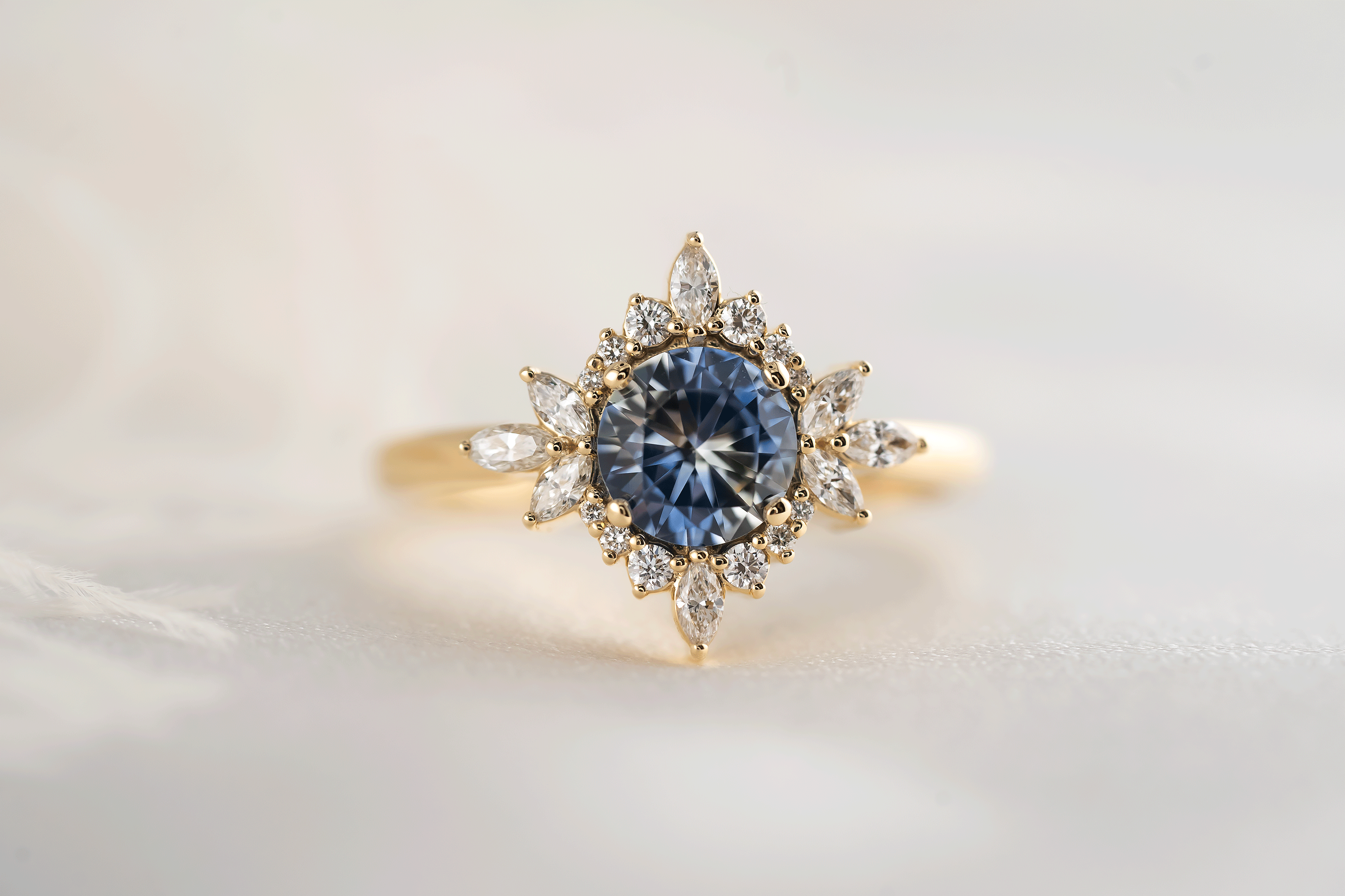 The Eyelet Ring | 1 CT Round Bicolor Sapphire - Lavender Creek Gems 