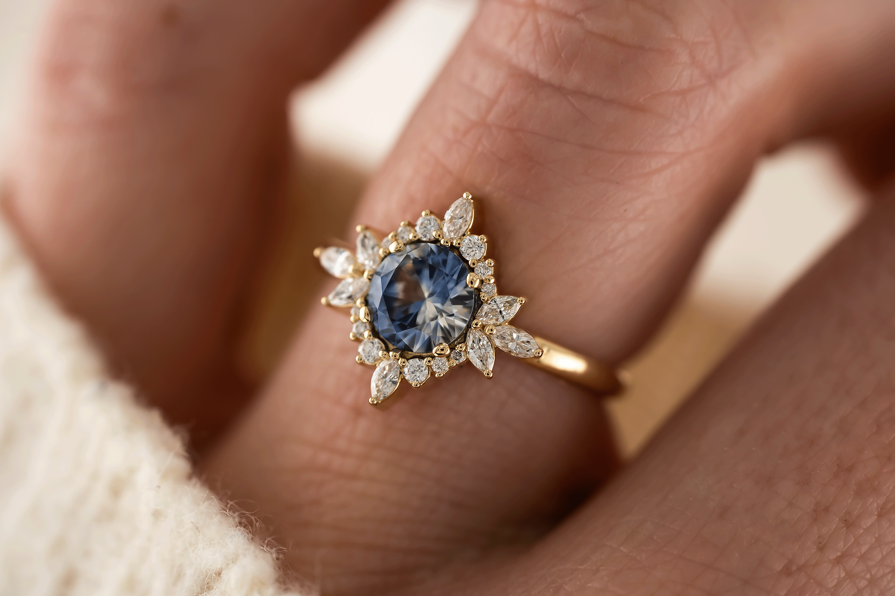 The Eyelet Ring | 1 CT Round Bicolor Sapphire - Lavender Creek Gems 