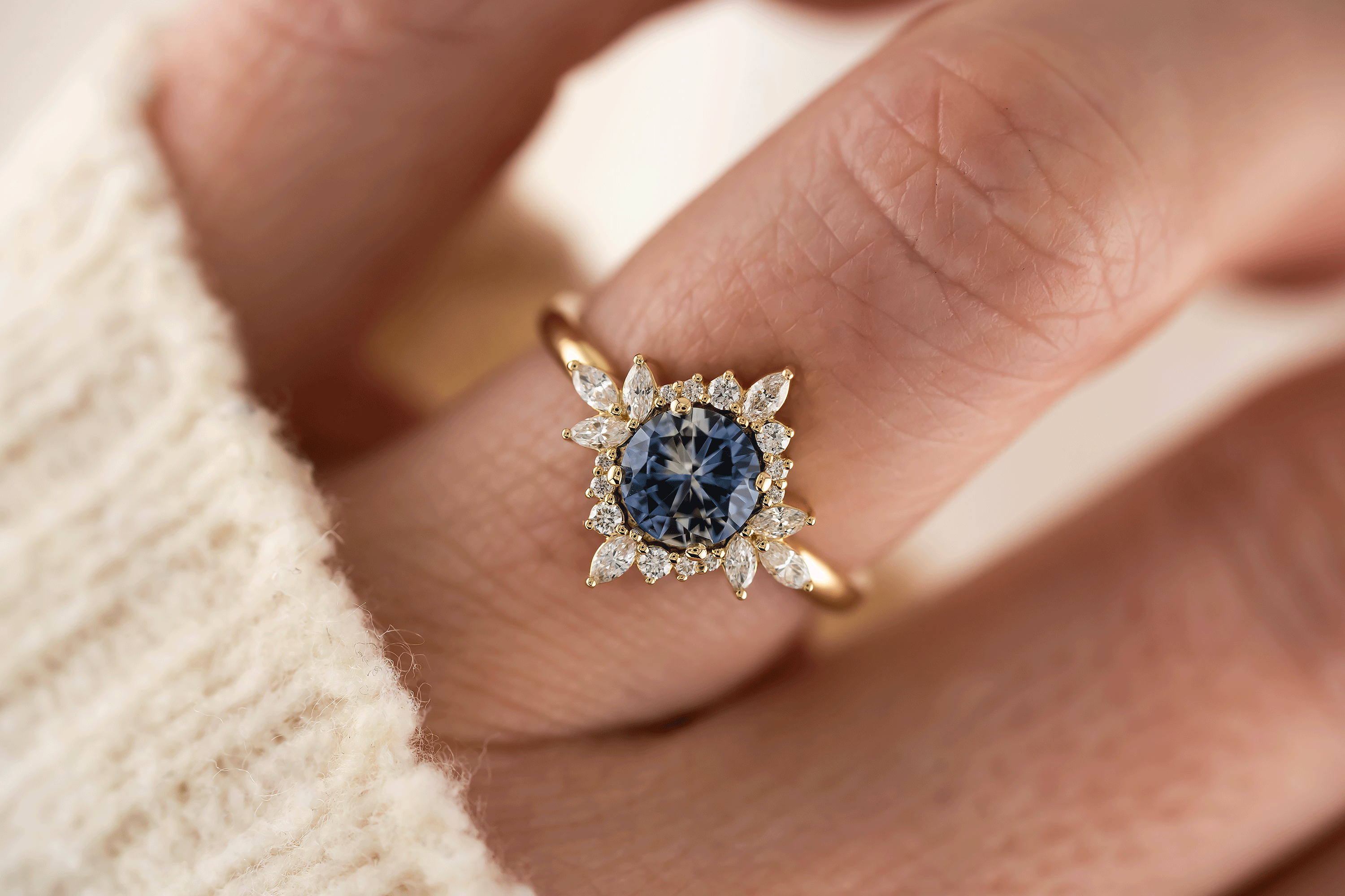 The Eyelet Ring | 1 CT Round Bicolor Sapphire - Lavender Creek Gems 