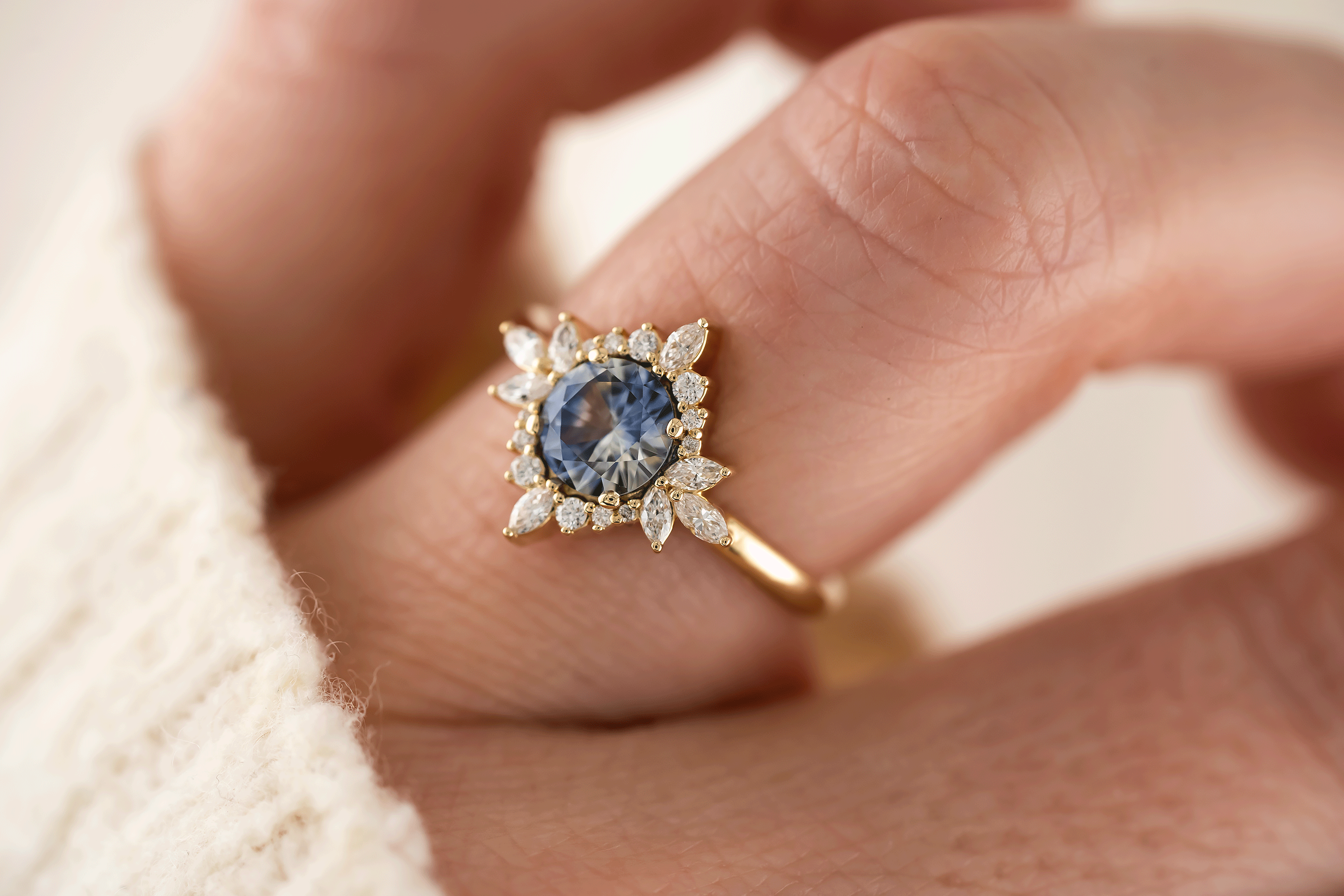 The Eyelet Ring | 1 CT Round Bicolor Sapphire - Lavender Creek Gems 