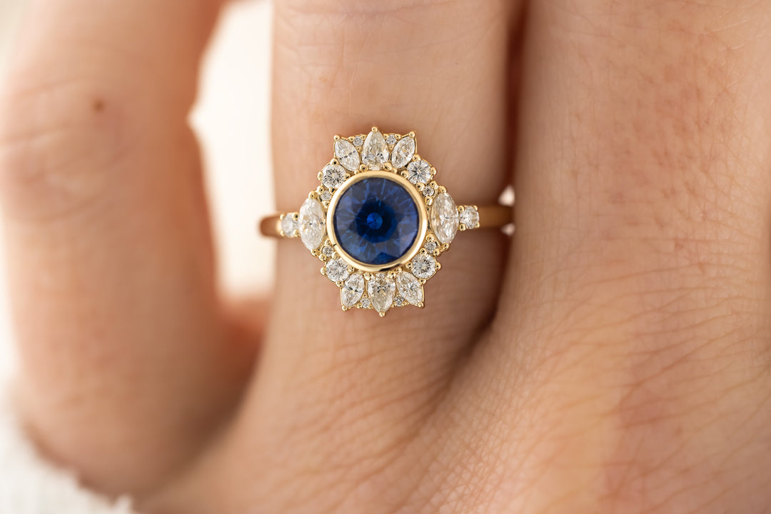 The Lace Ring - 1.46 CT Round Royal Blue Sapphire