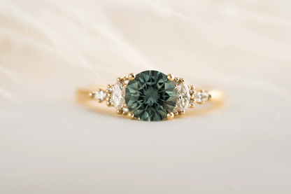 The Maeve Ring | 1.28 CT Round Teal Sapphire