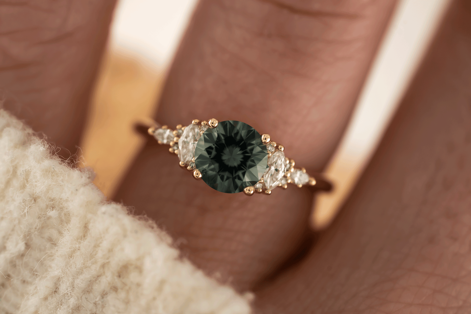 The Maeve Ring | 1.28 CT Round Teal Sapphire