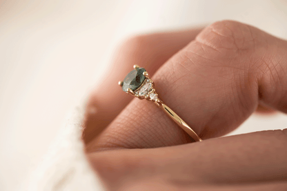 The Maeve Ring | 1.28 CT Round Teal Sapphire