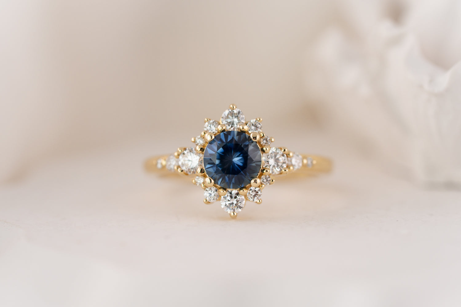 The Bloom Ring | 0.99 CT Round Montana Sapphire