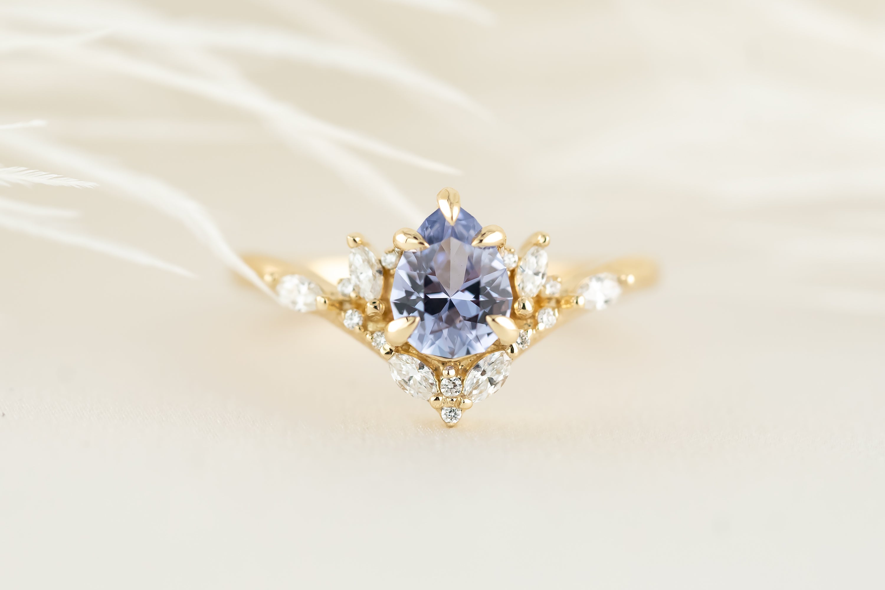 カラーリング◎ 90's puritan rayon open collar The Aurora Ring - 0.88 CT Pear Lavender Sapphire – Lavender Creek Gems