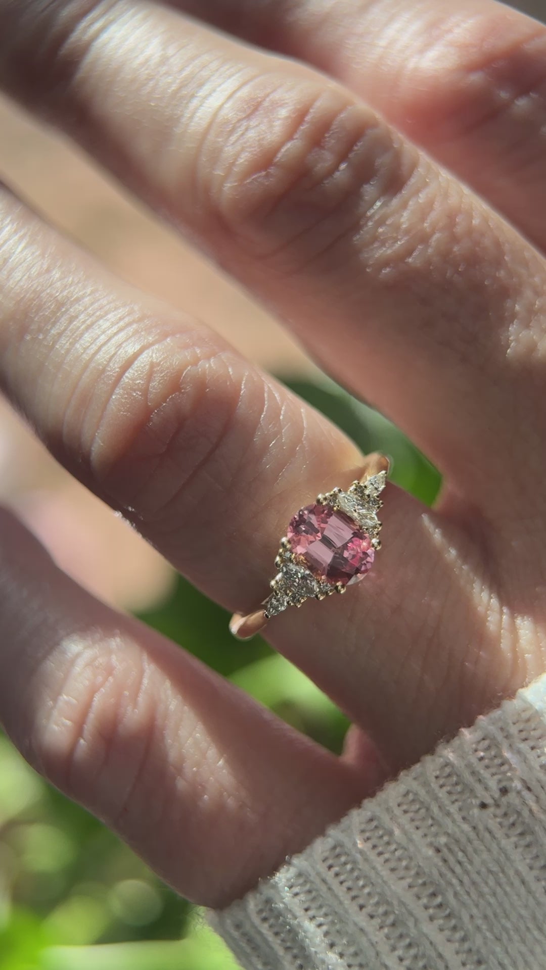 The Maeve Ring | 0.95 CT Oval Pink Spinel