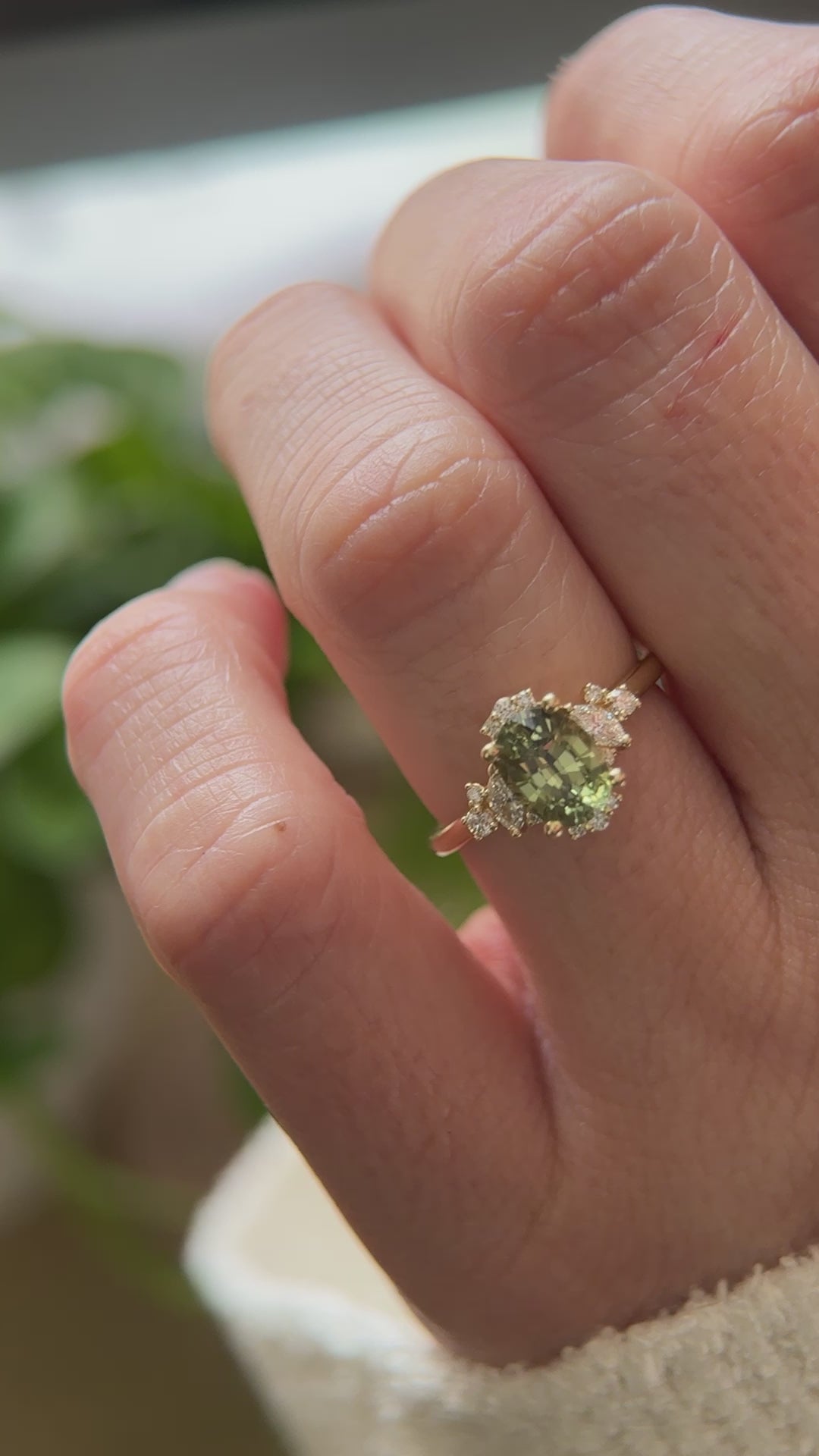 The Naevia Ring - 1.6 CT Oval Green Sapphire